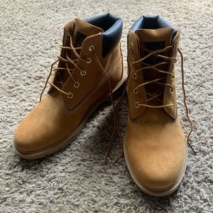 Unused tan timberlands boys 5.5/ womens 7